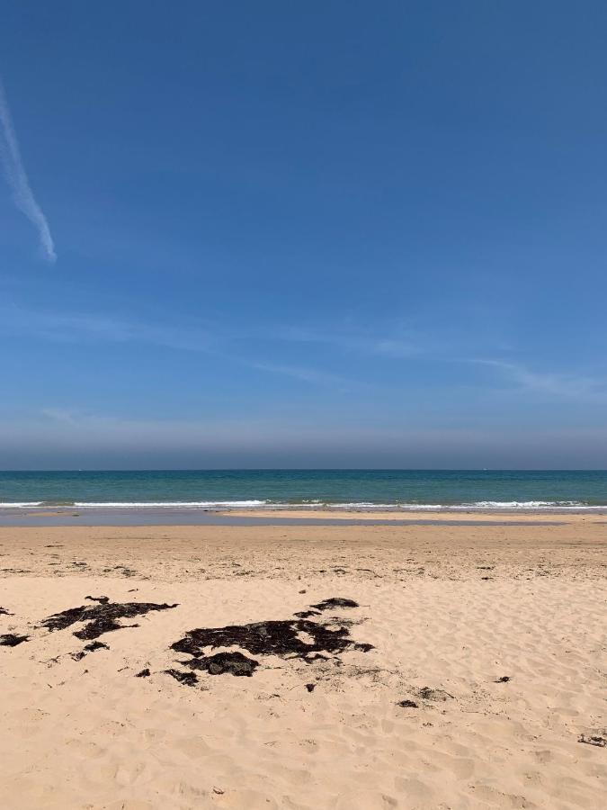 Gite "Au P'Tit Tourois" De Plain-Pied Tout Confort Avec Veranda Proche D'Omaha Beach Et De Bayeux Accueillant Les Animaux Exterior foto